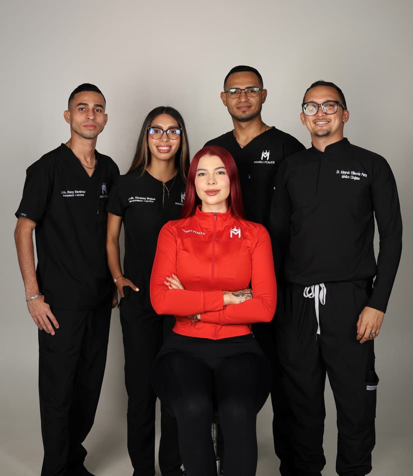 Equipo de profesionales con uniformes